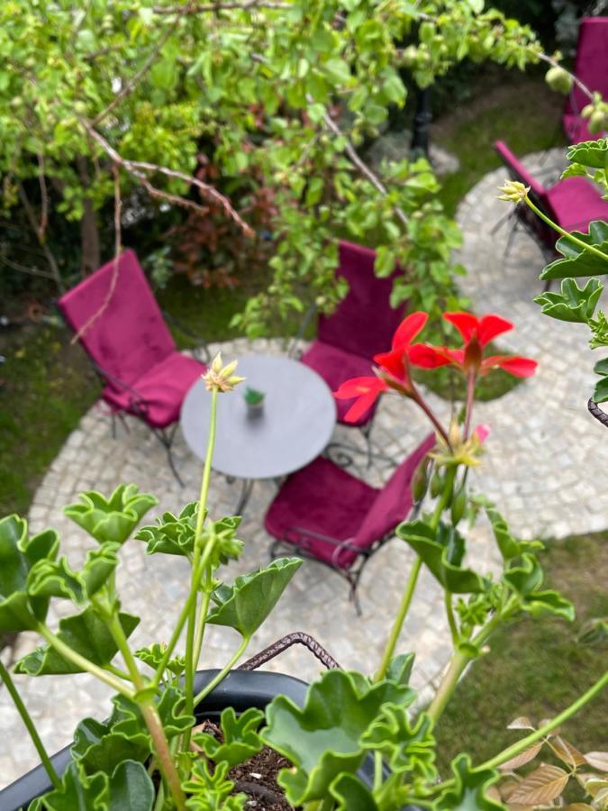 Etnomania Boutique Hotel Pristina Exterior photo
